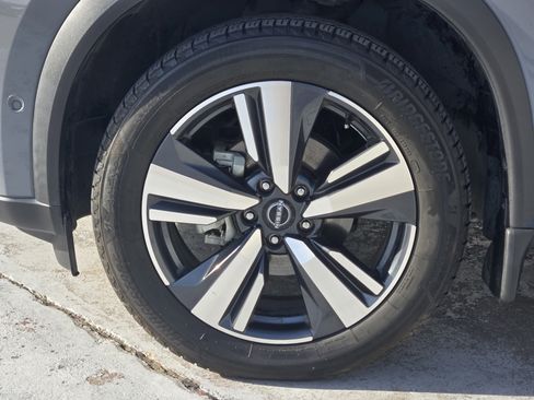 Used 2023 Nissan Rogue SL w/ SL Premium Package image 13