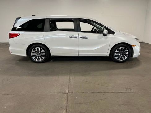 Used 2023 Honda Odyssey EX-L image 2