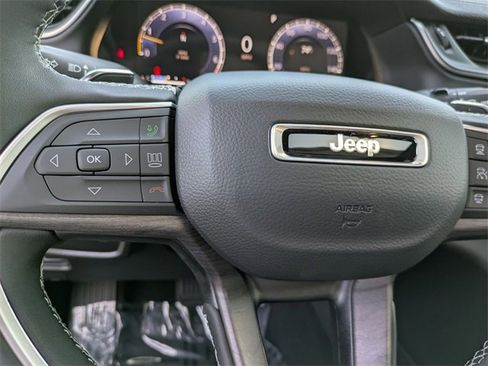 New 2025 Jeep Grand Cherokee L Limited w/ Black Appearance Package image 17