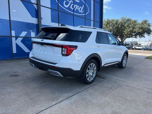New 2026 Ford Explorer Platinum image 6