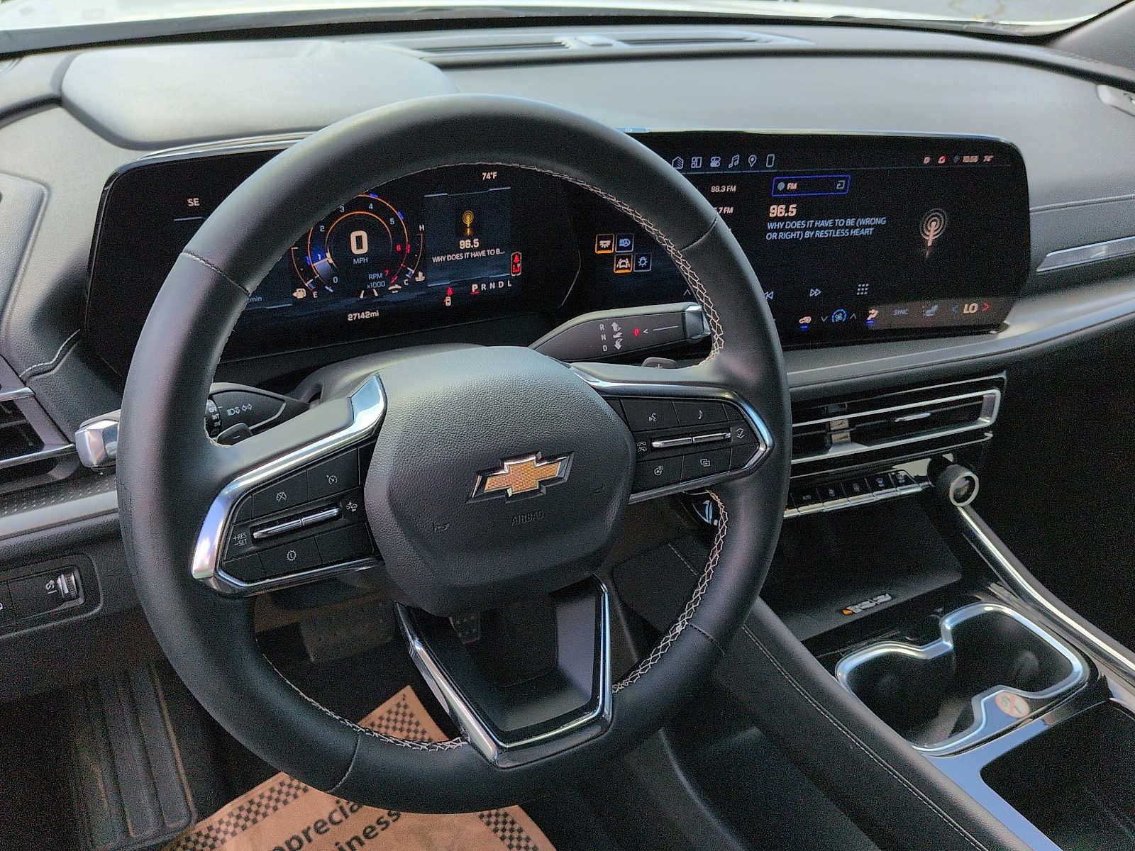 Used 2026 Chevrolet Traverse LT FWD image 12