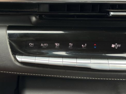 Used 2022 Cadillac Escalade ESV Premium Luxury Platinum w/ Heavy-Duty Trailer Package image 71