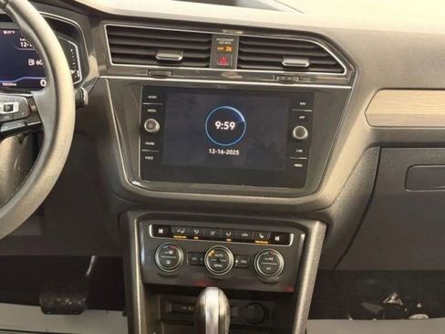 Used 2021 Volkswagen Tiguan SEL AWD/4WD image 26