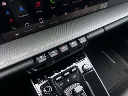 Certified 2024 Porsche 911 Carrera image 32