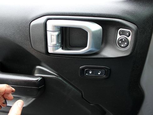 Used 2021 Jeep Wrangler Unlimited Rubicon image 8