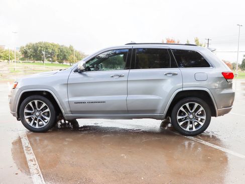 Used 2017 Jeep Grand Cherokee Overland image 4