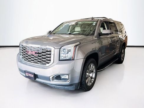 Used 2019 GMC Yukon XL Denali image 1