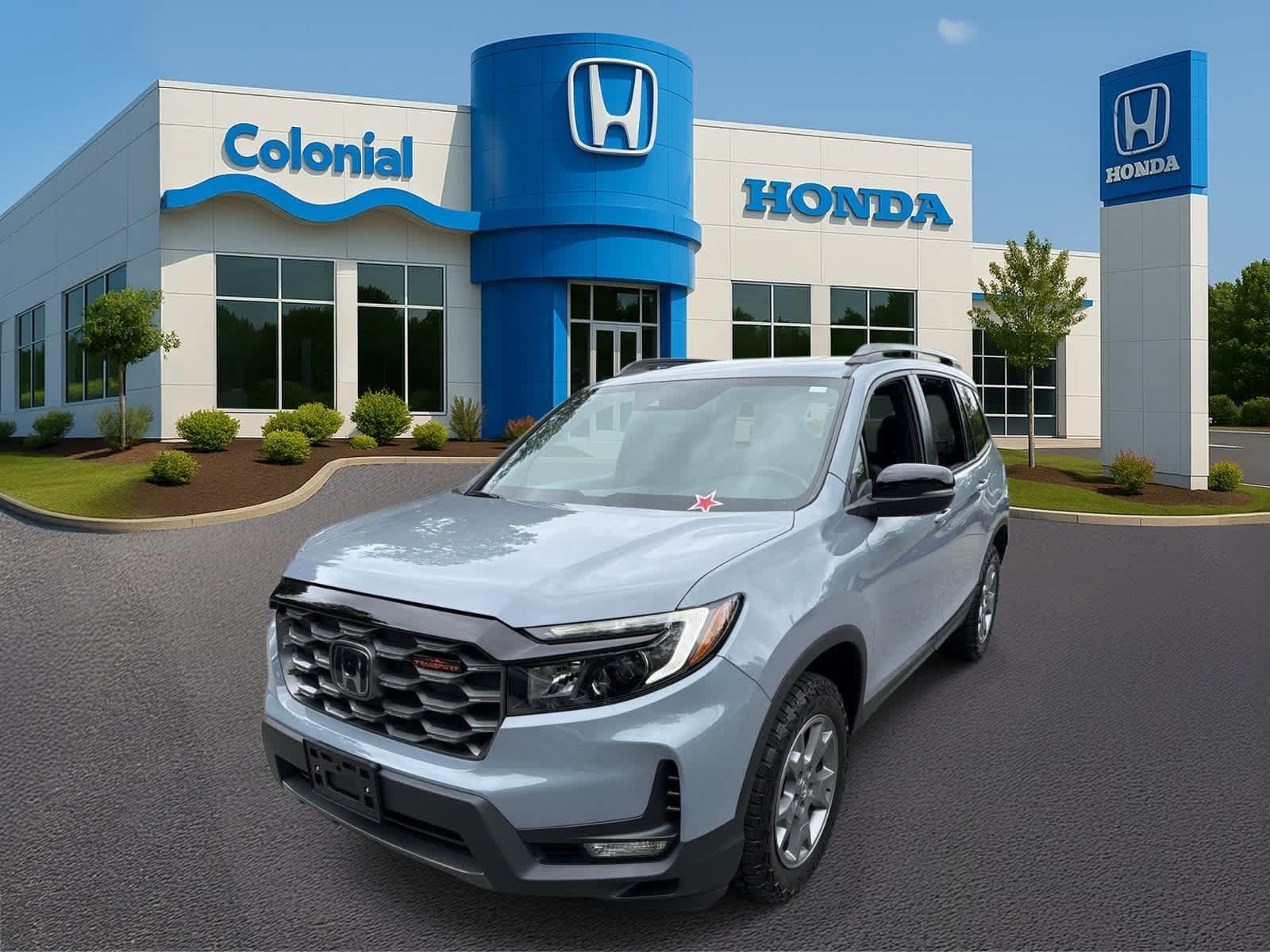 Used 2025 Honda Passport TrailSport image 2