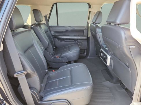 Used 2024 Ford Expedition XLT image 29