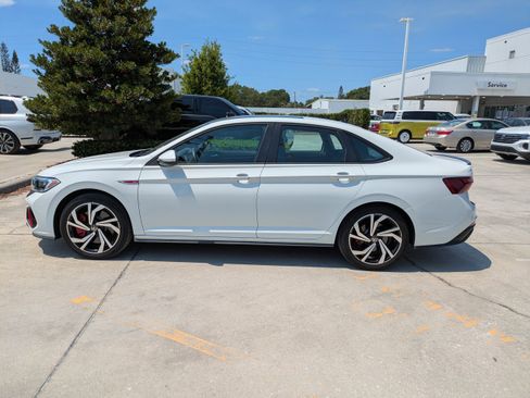 Certified 2023 Volkswagen Jetta GLI Autobahn FWD image 7