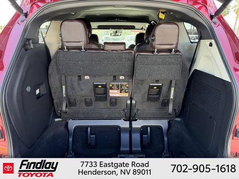 Certified 2023 Toyota Sienna Platinum FWD image 17