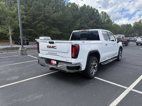 Used 2022 GMC Sierra 1500 SLT w/ SLT Convenience Package AWD/4WD image 4