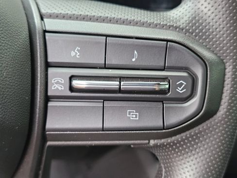Used 2024 Chevrolet Colorado Trail Boss w/ Technology Package AWD/4WD image 27