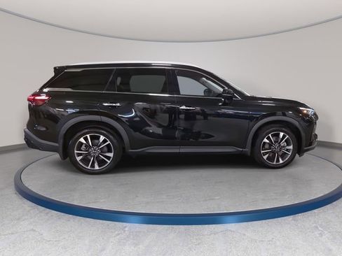 Used 2023 INFINITI QX60 Luxe w/ Performance Audio Package FWD image 4
