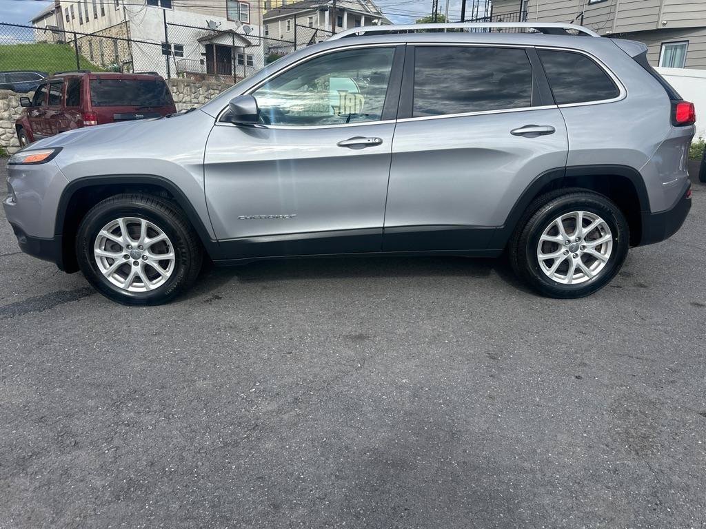 Used 2014 Jeep Cherokee Latitude w/ Comfort/Convenience Group AWD/4WD image 3