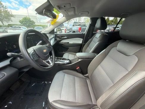 Used 2025 Chevrolet Trax LT w/ Driver Confidence Package FWD image 10