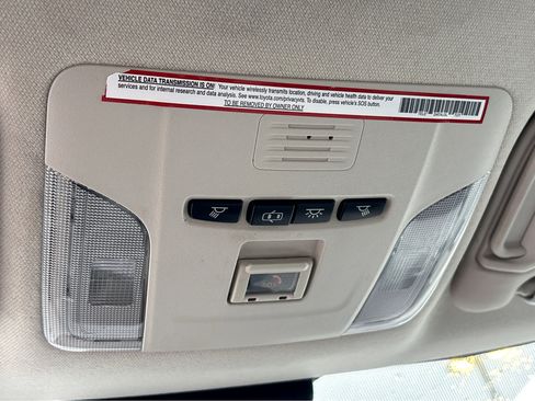 Used 2021 Toyota Corolla LE image 31