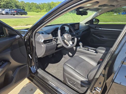 Used 2023 Nissan Altima 2.5 SL FWD image 11