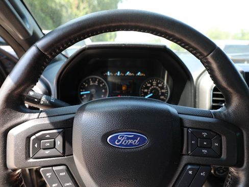 Used 2018 Ford F150 XLT w/ Equipment Group 302A Luxury AWD/4WD image 26