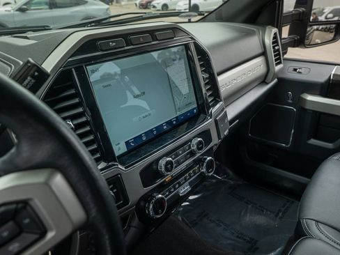 Used 2022 Ford F350 Lariat image 16