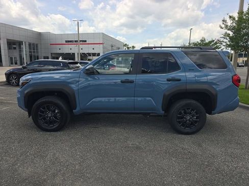Certified 2025 Toyota 4Runner SR5 AWD/4WD image 7