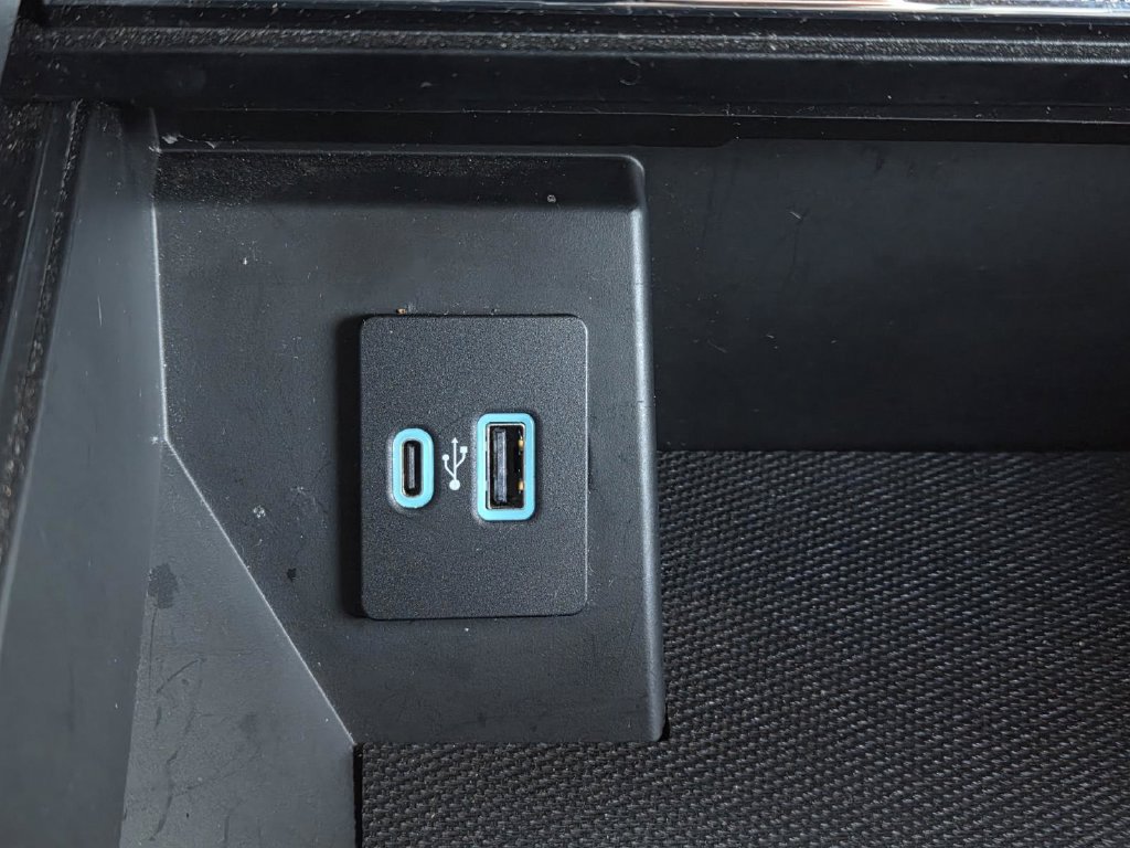 Used 2024 Ford F150 Lariat AWD/4WD image 35
