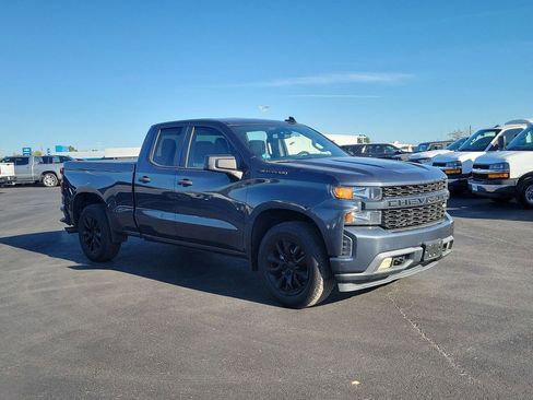 Used 2020 Chevrolet Silverado 1500 Custom w/ Custom Value Package image 8