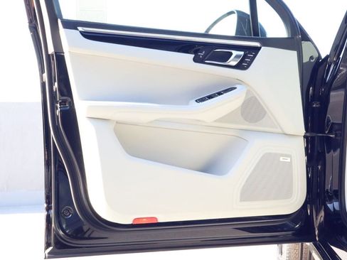 New 2026 Porsche Macan S image 13