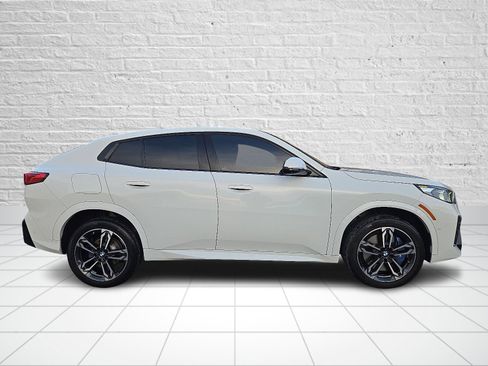 Certified 2025 BMW X2 xDrive28i w/ Premium Package image 7