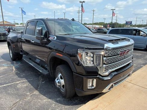 Used 2022 GMC Sierra 3500 Denali w/ Denali Ultimate Package AWD/4WD image 7