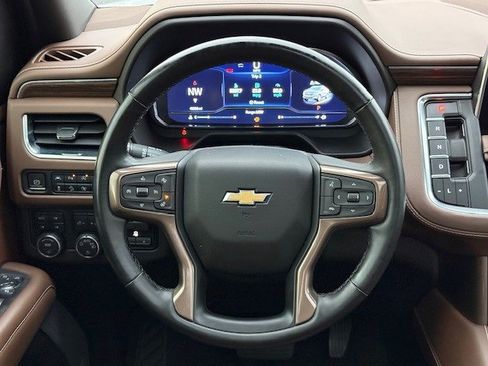Certified 2024 Chevrolet Suburban High Country image 30