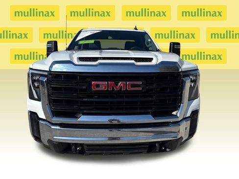 Used 2024 GMC Sierra 2500 Pro w/ Convenience Package image 11