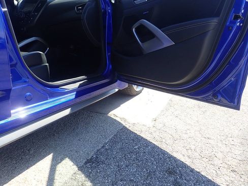 Used 2013 Hyundai Veloster Turbo FWD image 21