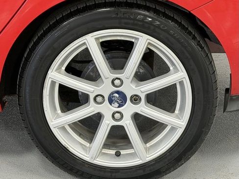 Used 2014 Ford Fiesta SE w/ Equipment Group 201B image 8