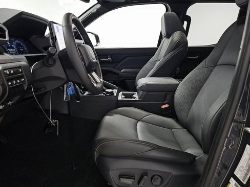 Used 2025 Toyota Tacoma Limited w/ Tow Tech Package image 7