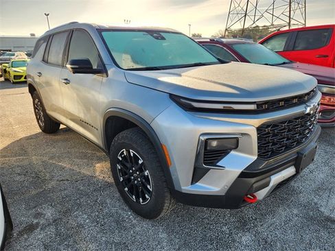 Used 2025 Chevrolet Traverse Z71 w/ Enhanced Driving Package image 1