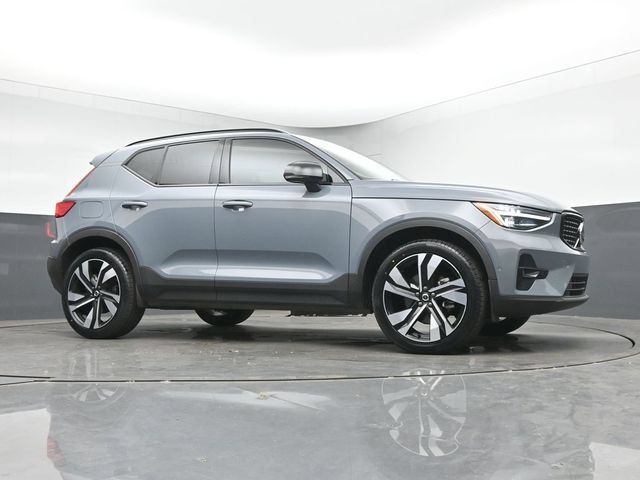 Used 2023 Volvo XC40 B5 Ultimate w/ Protection Package Premier AWD/4WD image 37