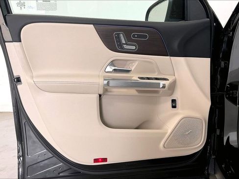 New 2026 Mercedes-Benz GLB 250 4MATIC image 10
