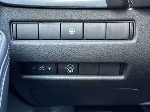 Used 2023 Nissan Rogue SV image 31