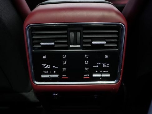 Used 2023 Porsche Cayenne Turbo w/ Premium Package Plus (PI3) AWD/4WD image 44