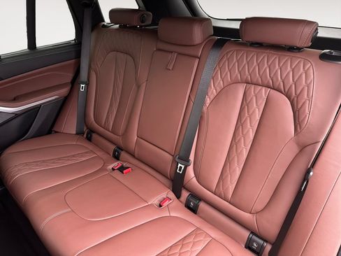 Used 2025 BMW X5 M60i w/ Climate Comfort Package AWD/4WD image 13