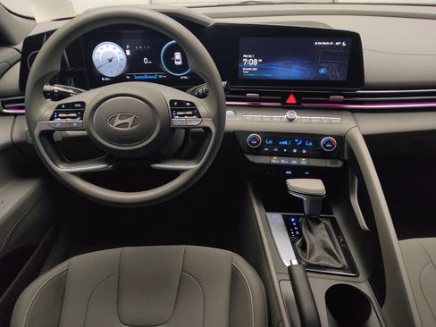 Used 2024 Hyundai Elantra SEL image 22