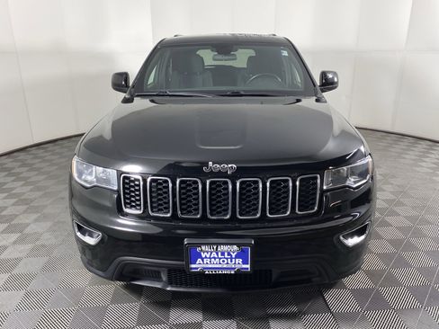 Used 2018 Jeep Grand Cherokee Laredo image 11