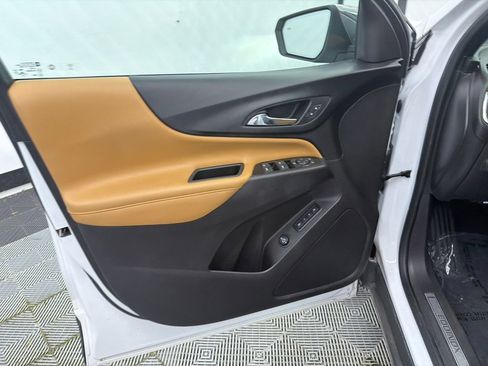 Used 2020 Chevrolet Equinox Premier FWD image 11