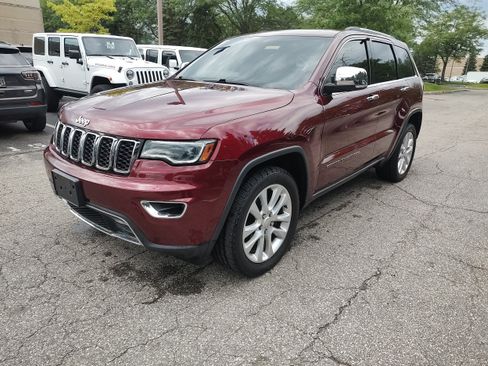 Used 2017 Jeep Grand Cherokee Limited w/ Luxury Group II AWD/4WD image 6