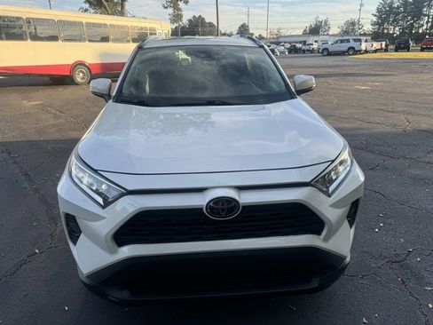 Used 2021 Toyota RAV4 XLE Premium image 10