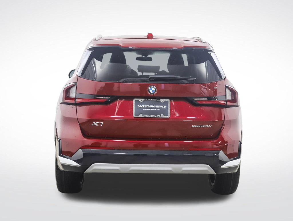 Used 2026 BMW X1 xDrive28i w/ Technology Package AWD/4WD image 4