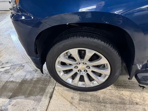 Used 2019 Chevrolet Silverado 1500 High Country w/ Technology Package image 9