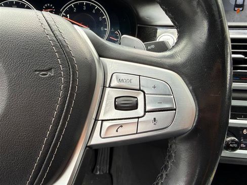 Used 2018 BMW 750Li xDrive AWD/4WD image 35