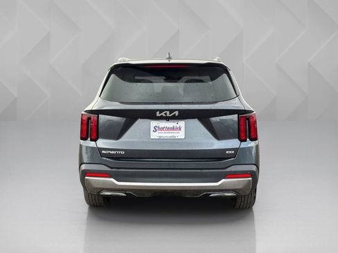 Certified 2024 Kia Sorento S AWD/4WD image 6